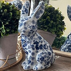 NEW! Vintage Inspired Chinoiserie Blue & White Floral Toile Ceramic Bunny Rabbit